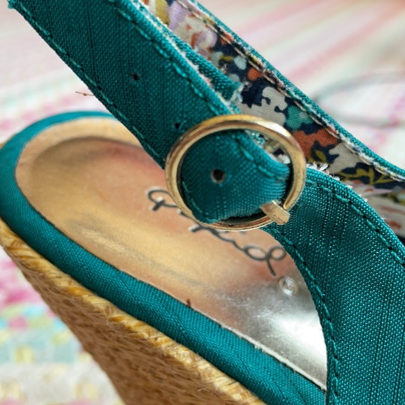 NEW emerald green open toe wedges - Picture 10 of 11